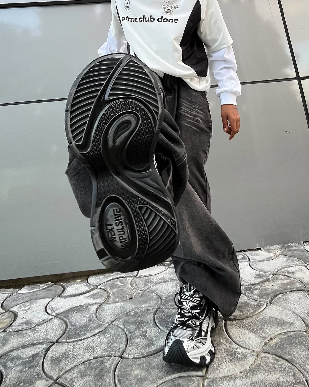 PAPILLON SERIES - BLACK