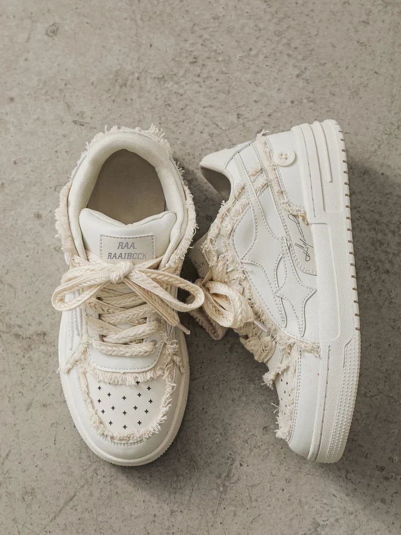 CASUAL WHITE BOARD SHOES